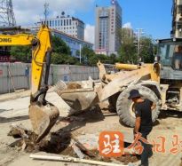 男生把小鸡鸡插到女生的小鸡鸡里高温下的坚守｜道路建设者用汗水铺就畅通路